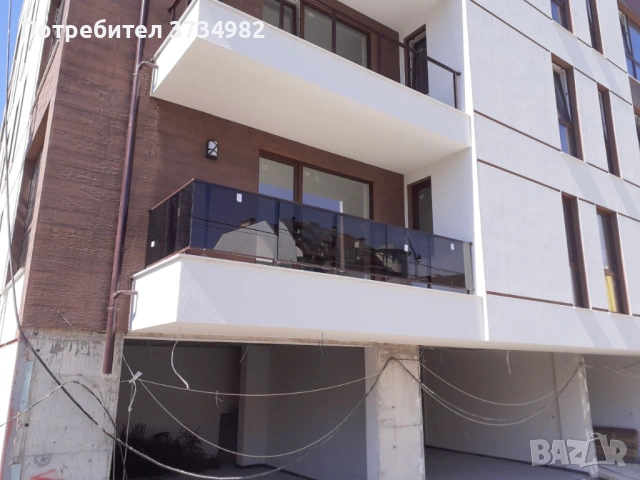 Търся Монтажници на парапети барос вижън 7600 и 2210 стъклодържач и ръкохфатка