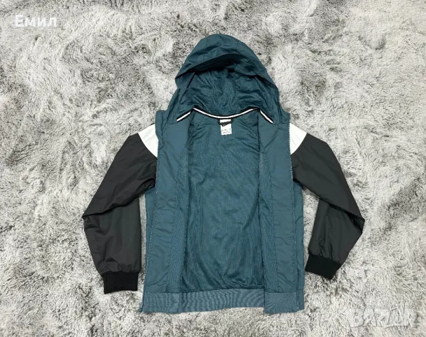 Юношеско яке Nike Windrunner Jacket, Размер М за ръст 137-147 см, снимка 5 - Детски якета и елеци - 47780833