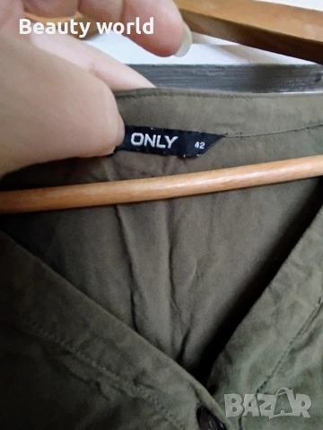 Блуза л размер. , снимка 4 - Ризи - 53683819