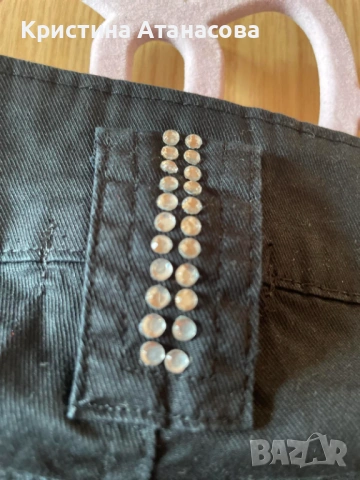 Къси гащи – черни с камъчета и капси, снимка 2 - Къси панталони и бермуди - 53728294