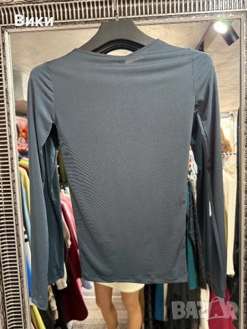 Блуза налична в размер S, M u L