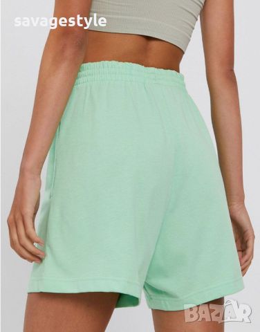 Дамски къси панталони ADIDAS Originals Adicolor Essentials Shorts Green, снимка 2 - Къси панталони и бермуди - 46423452