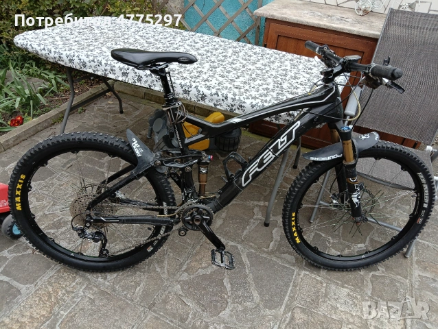 Планински карбонов велосипед felt