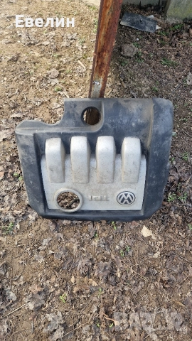 кора на двигатела VW Touran 2006г.