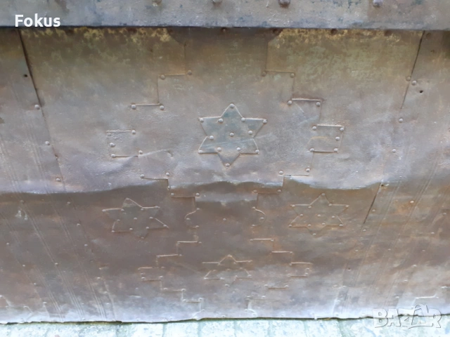 Автентичен стар възрожденски сандък за чеиз с метален обков, снимка 3 - Антикварни и старинни предмети - 53478278