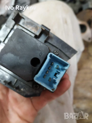 Бутон , предна врата за Honda Accord 2005 , 83741-SEA, снимка 5 - Части - 51197430