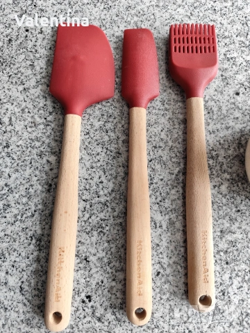 Комплект силиконови шпатули Kitchen Aid , снимка 2 - Форми - 54028322