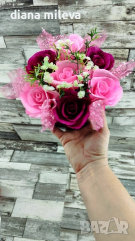 Кашпа с рози от креп хартия!!, снимка 4 - Декорация за дома - 53168992