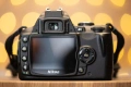Nikon D40 фотоапарат + два обектива и аксесоари Никон, снимка 1