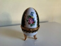 Порцеланово Яйце-Кутия за Бижута-Лимож, снимка 1