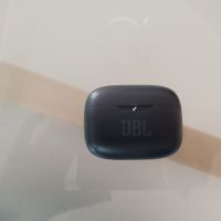 JBL слушалки. , снимка 4 - Bluetooth слушалки - 45699197