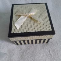 Дамски часовник+подарък гривна  и подаръчна кутия, снимка 3 - Дамски - 45313090