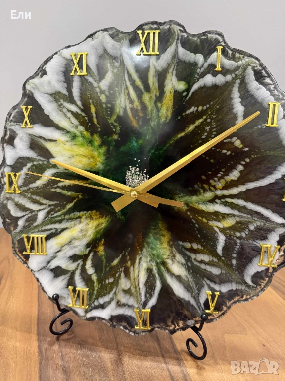 Дизайнерски, ръчно изработен часовник, изработен с внимание към детайлите, снимка 1