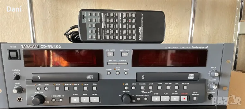 Професионална CD записвачка Tascam CD-RW402, снимка 1