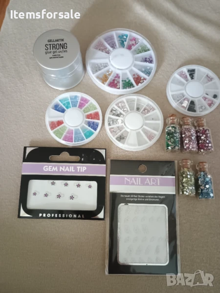 Продавам гелово лепило, камъчета и стикери за нокти., снимка 1
