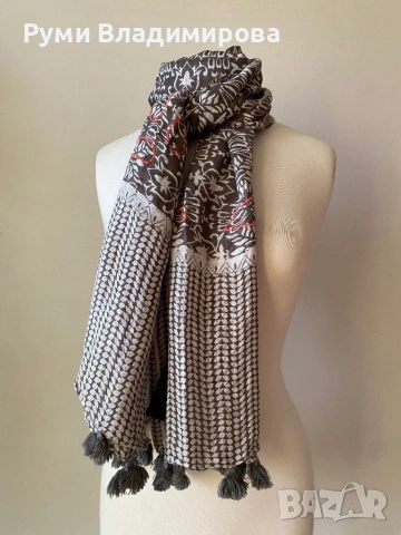 Шал Massimo Dutti от 55 % памук и 45 % лен, снимка 2 - Шалове - 53689556