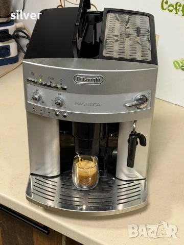 Кафемашина кафе автомат delonghi magnifica с гаранция, снимка 2 - Кафемашини - 53753082
