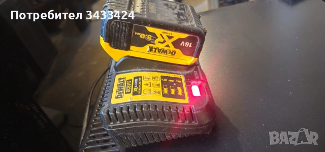 Батерия и зарядно Dewalt, снимка 3 - Други машини и части - 53263039