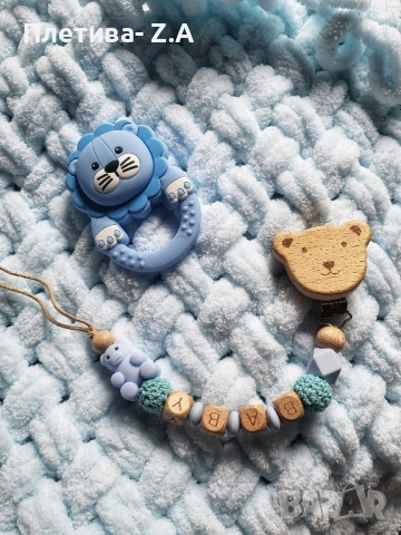 Комплект за бебе – одеялце, клипс за биберон и дрънкалка