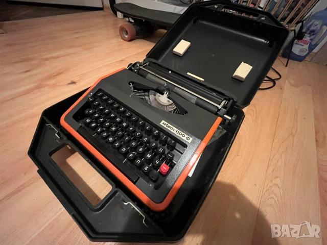 Пишеща машина Хеброс 1300Ф