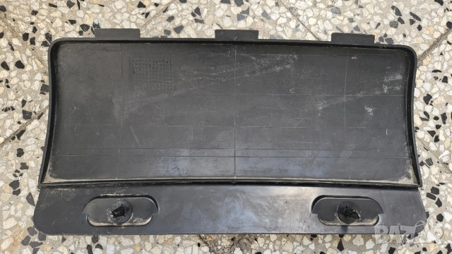 КАПАК НА КУКАТА ЗА ТЕГЛИЧ 3C9807397 за VW PASSAT B6 COMBI 2.0 TDI, снимка 2 - Части - 51651612