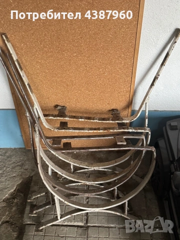 Метални крака за пейка