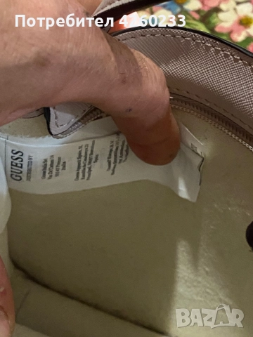 Чанта Guess, снимка 4 - Чанти - 51568719