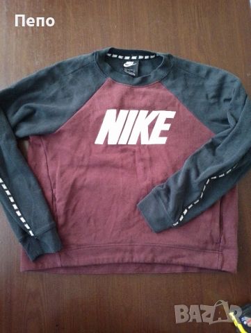Блуза Nike, снимка 1 - Блузи с дълъг ръкав и пуловери - 45695514