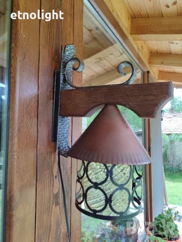 Старинна стенна лампа -аплик от ковано желязо, дърво и стъкленица , снимка 3 - Лампи за стена - 45435538