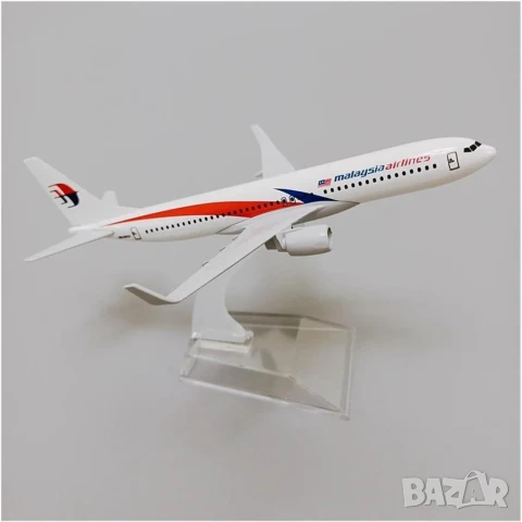 Boeing 737 самолет модел макет Malaysia Airlines пътникопоток полет летене багаж, снимка 6 - Влакчета, самолети, хеликоптери - 50938285