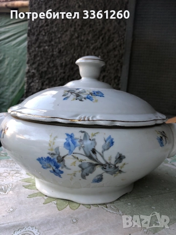 Порцеланов супник с капак