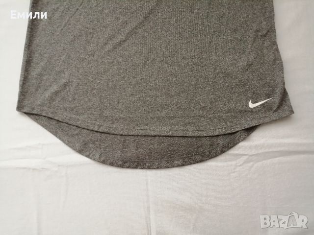 Nike DRI-FIT оригинален дамски потник р-р M, снимка 2 - Потници - 46449806