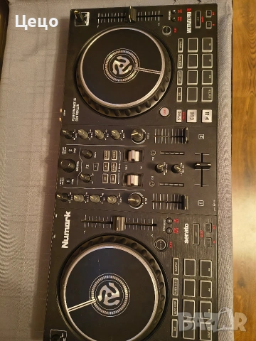 DJ контролер Numark Mixtrack PRO FX, снимка 2 - Ресийвъри, усилватели, смесителни пултове - 53395304
