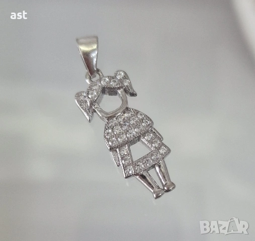 Сребърен медальон Момиченце, снимка 2 - Колиета, медальони, синджири - 53924771