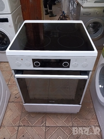 Свободно стояща печка с керамичен плот Gorenje с две години гаранция!