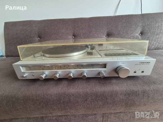 Комбинирана музикална уредба Toshiba SM-2700: грамофон + AM/FM радио + касетофон + усилвател, снимка 2 - Грамофони - 51665770