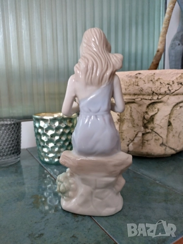 порцеланова статуетка на жена с арфа от Италия , снимка 3 - Колекции - 51876185