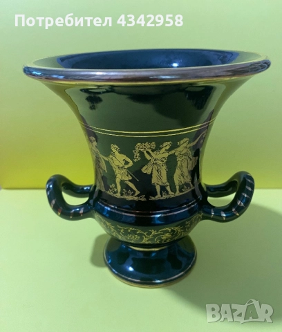  Винтидж ваза Спиропулос с гръцки дизайн, изработена от порцелан с 24-каратово злато.1980 г.