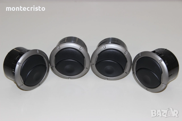 Духалка Dacia Duster (2010-2012г.) въздуховод розетка 687601987R духалки въздуховоди Дъстер, снимка 2 - Части - 52515658