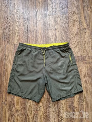 Страхотни мъжки къси шорти HUGO BOSS за плаж , размер L /XL , снимка 1 - Тениски - 46333817