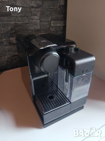 Кафемашина с капсули Nespresso Lattissima Touch EN560, снимка 2 - Кафемашини - 52987278