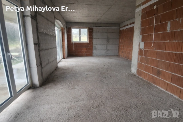 Двуетажна къща с Акт 14 в с. Хераково, снимка 8 - Къщи - 53702535