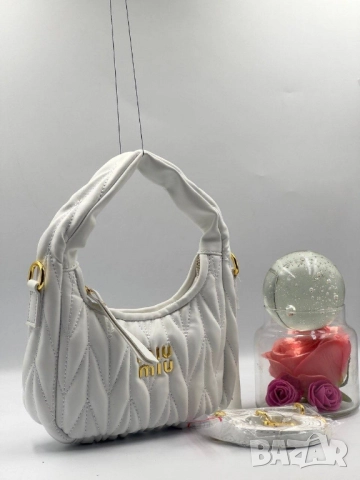 чанти Miu Miu , снимка 16 - Чанти - 51431074