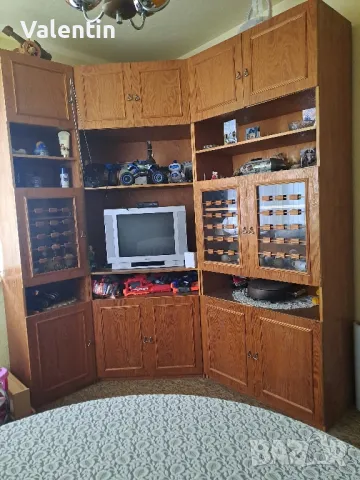 Холна секция, свод и кухненски шкафове.