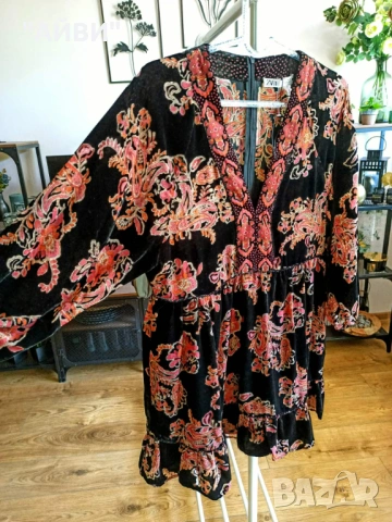 ZARA Прекрасна нова рокля, снимка 4 - Рокли - 51667348