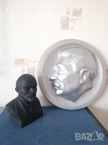 Стари барелефи статуи от времето на СОЦА. , снимка 2 - Антикварни и старинни предмети - 53757477