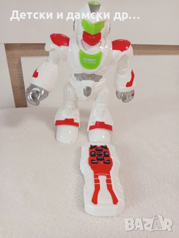 Интерактивен робот с дистанционно управление 