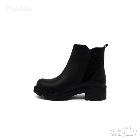 Дамски черни боти от естествена кожа с цип и лакова текстура, снимка 5 - Дамски боти - 52190421