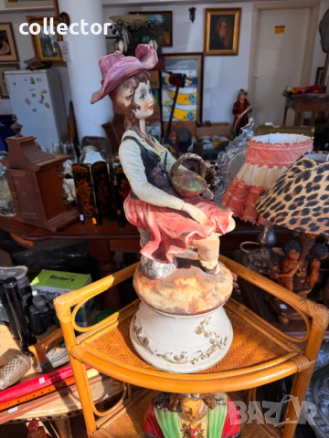 Голяма порцеланова фигура - "девойка с кошница. №7850 , снимка 3 - Антикварни и старинни предмети - 53443577