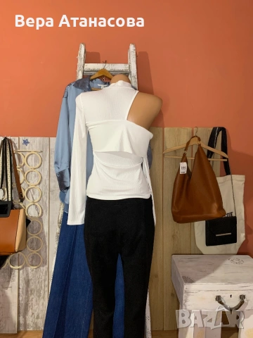 🤍 Екстравагантна бяла блуза от еластична рипсена материя🔝, снимка 2 - Корсети, бюстиета, топове - 53668574